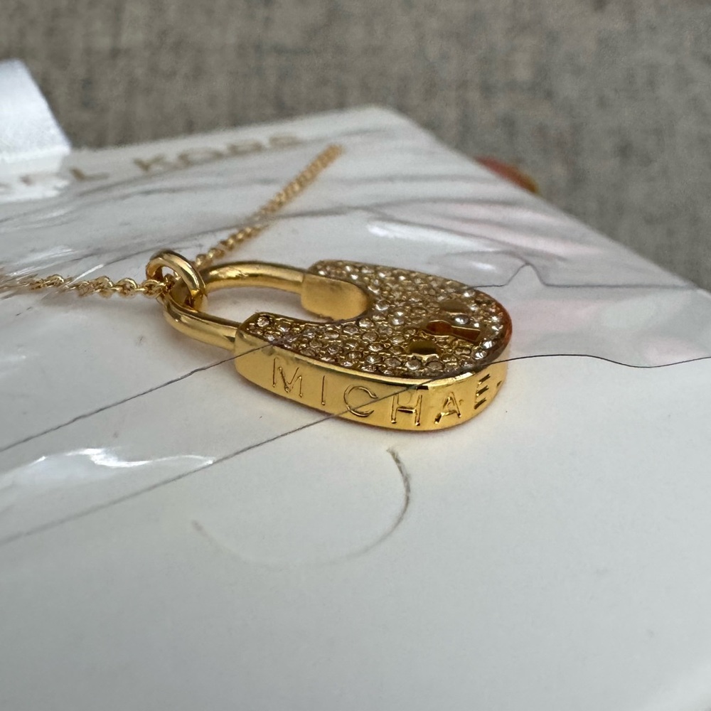 Michael Kors Gold-Tone Pavé Crystal Padlock Charm Pendant Women’s Necklace✨